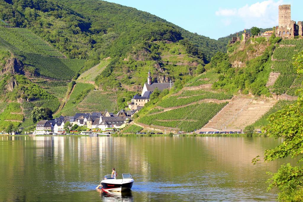 Hotel Haus Burg Metternich Beilstein  Exteriör bild