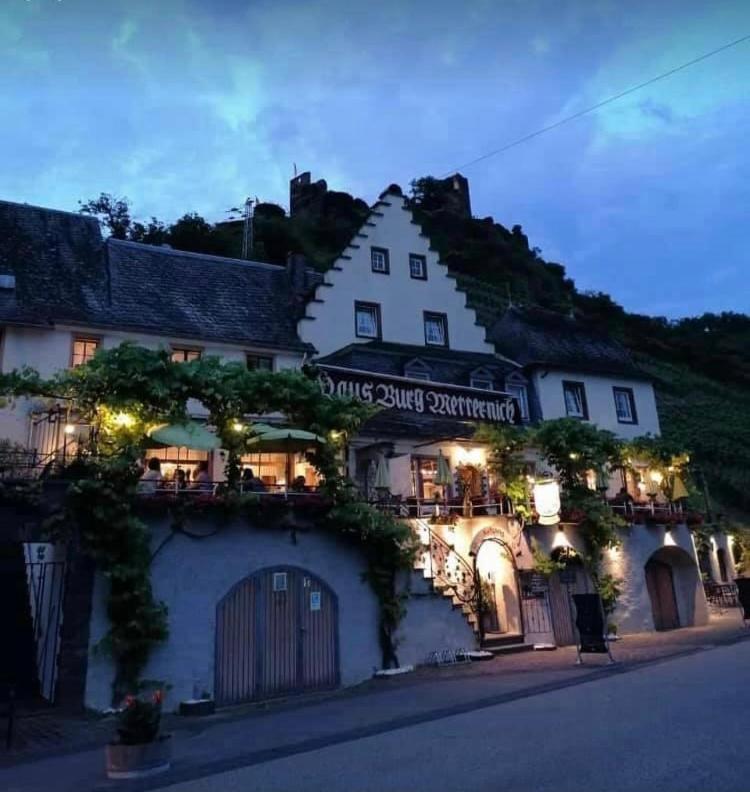 Hotel Haus Burg Metternich Beilstein  Exteriör bild